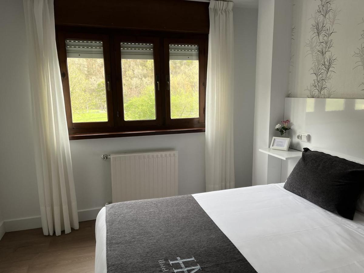 Hotel Avelina Onís Dış mekan fotoğraf