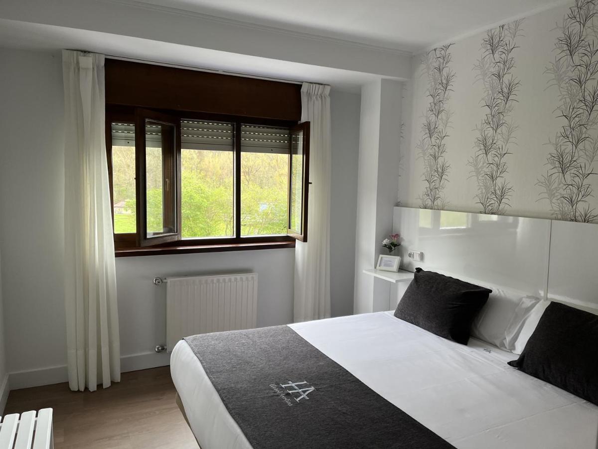 Hotel Avelina Onís Dış mekan fotoğraf