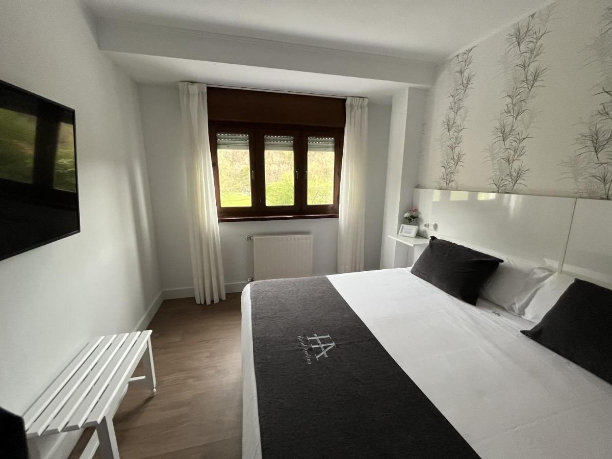 Hotel Avelina Onís Dış mekan fotoğraf